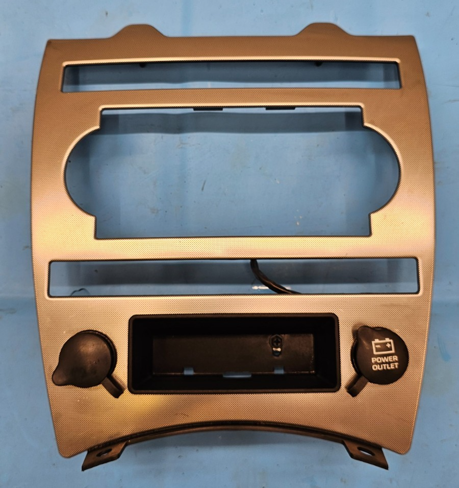 🔥05-07 JEEP GRAND CHEROKEE DASH PANEL RADIO SURROUND TRIM BEZEL Silver OEM B70