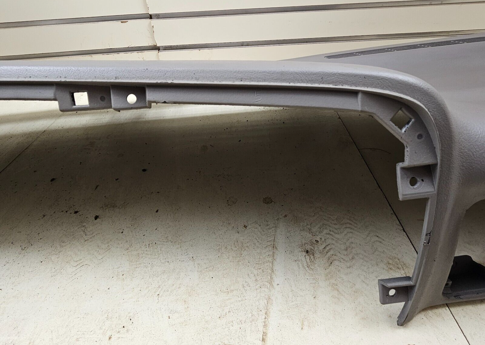 99-06 SILVERADO SIERRA TAHOE Upper Dash Cap Cover Top Dashboard Pad LT Gray DP1