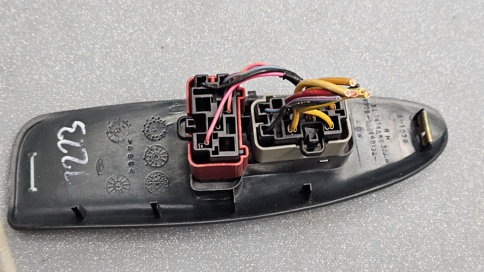 🔥97-02 Ford Expedition Navigator Right Passenger Power Window Lock Switch Black