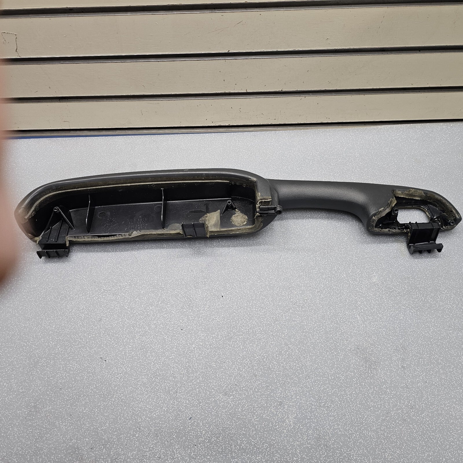 🔥99-06 Chevrolet GMC SilveradoTahoe Rear RIGHT Door Armrest Handle GRAPHITE H3