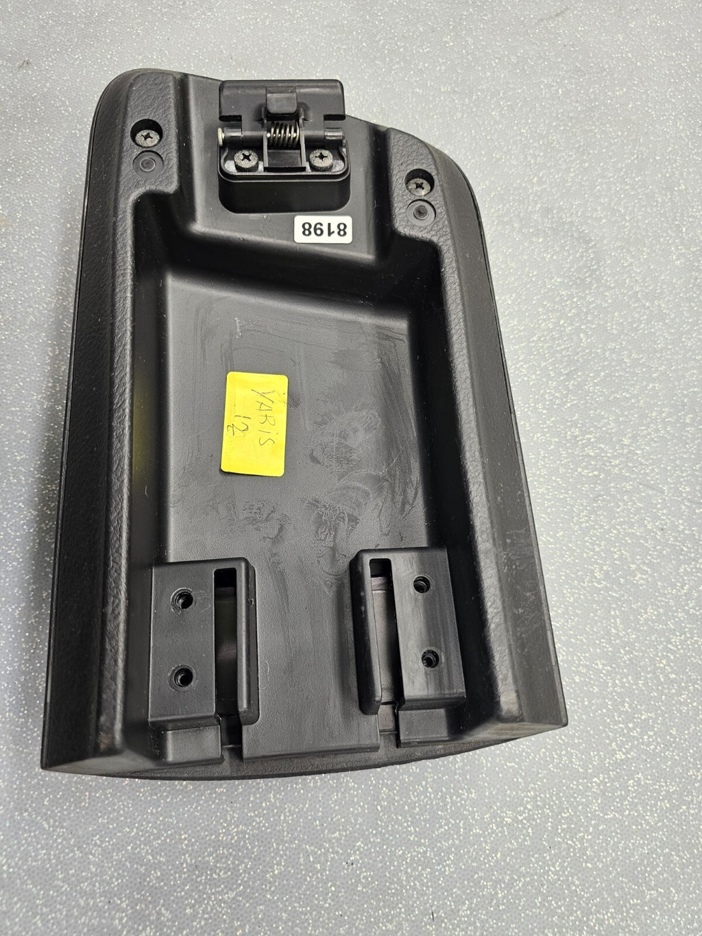 🔥07-14 TOYOTA YARIS SEDAN Center Console ARM REST LID COVER ASSEMBLY BLACK OEM