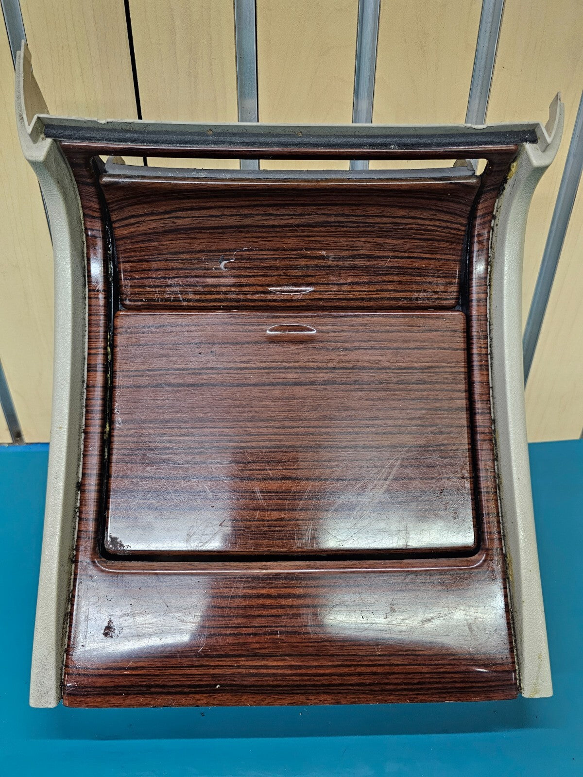 🔥03-06 Silverado Sierra Center Console Cup Drink Holder Storage Ash Tray WOOD