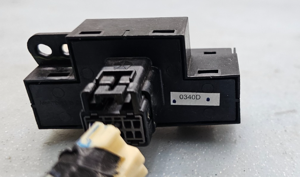 🔥09-10 Chrysler 300 Grand Caravan Hazard Warning Light Control Switch Black OEM