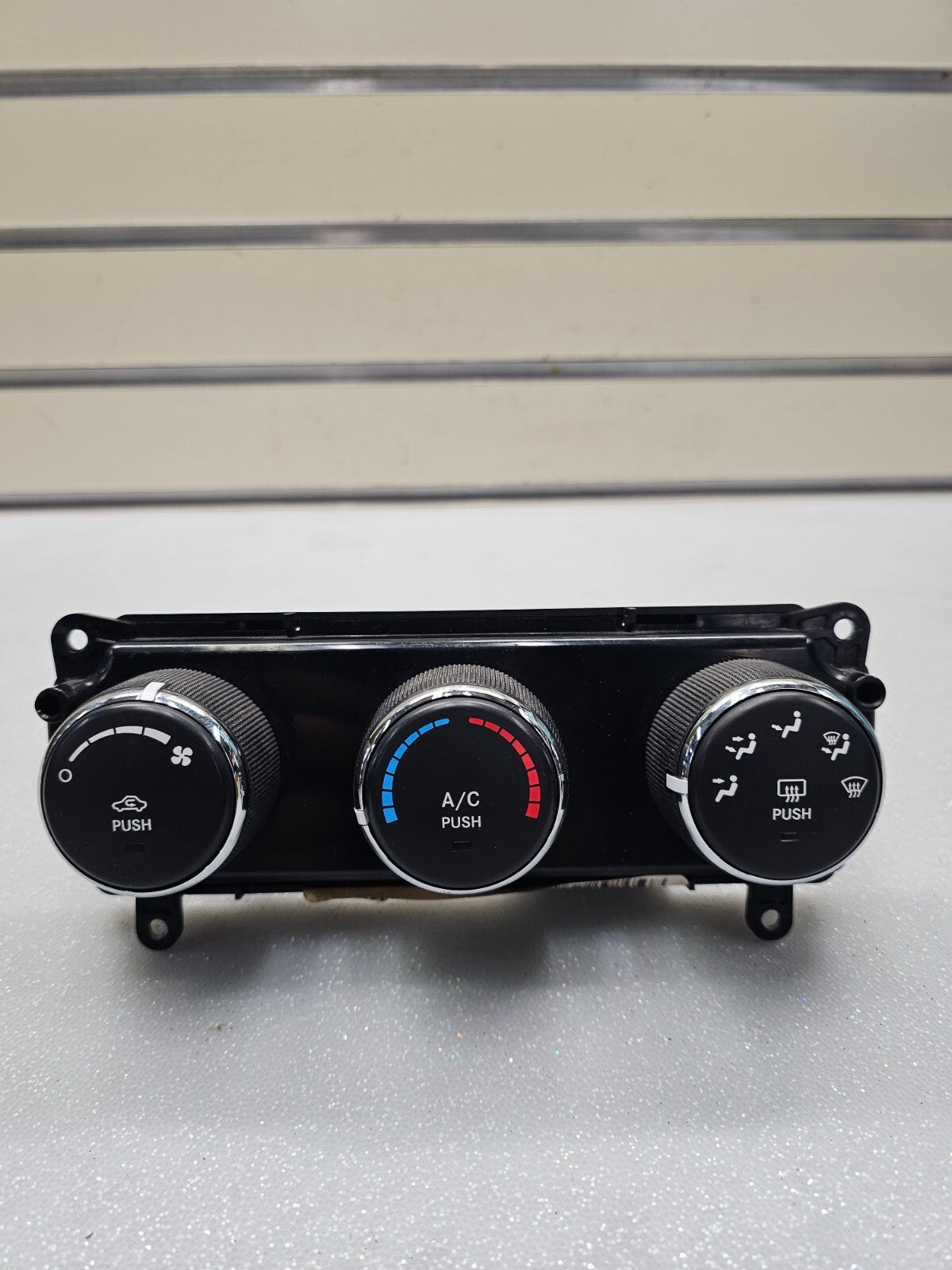 07-12Dodge Compass Chrysler AC Heater Temperature ClimateControl Module Panel/DC