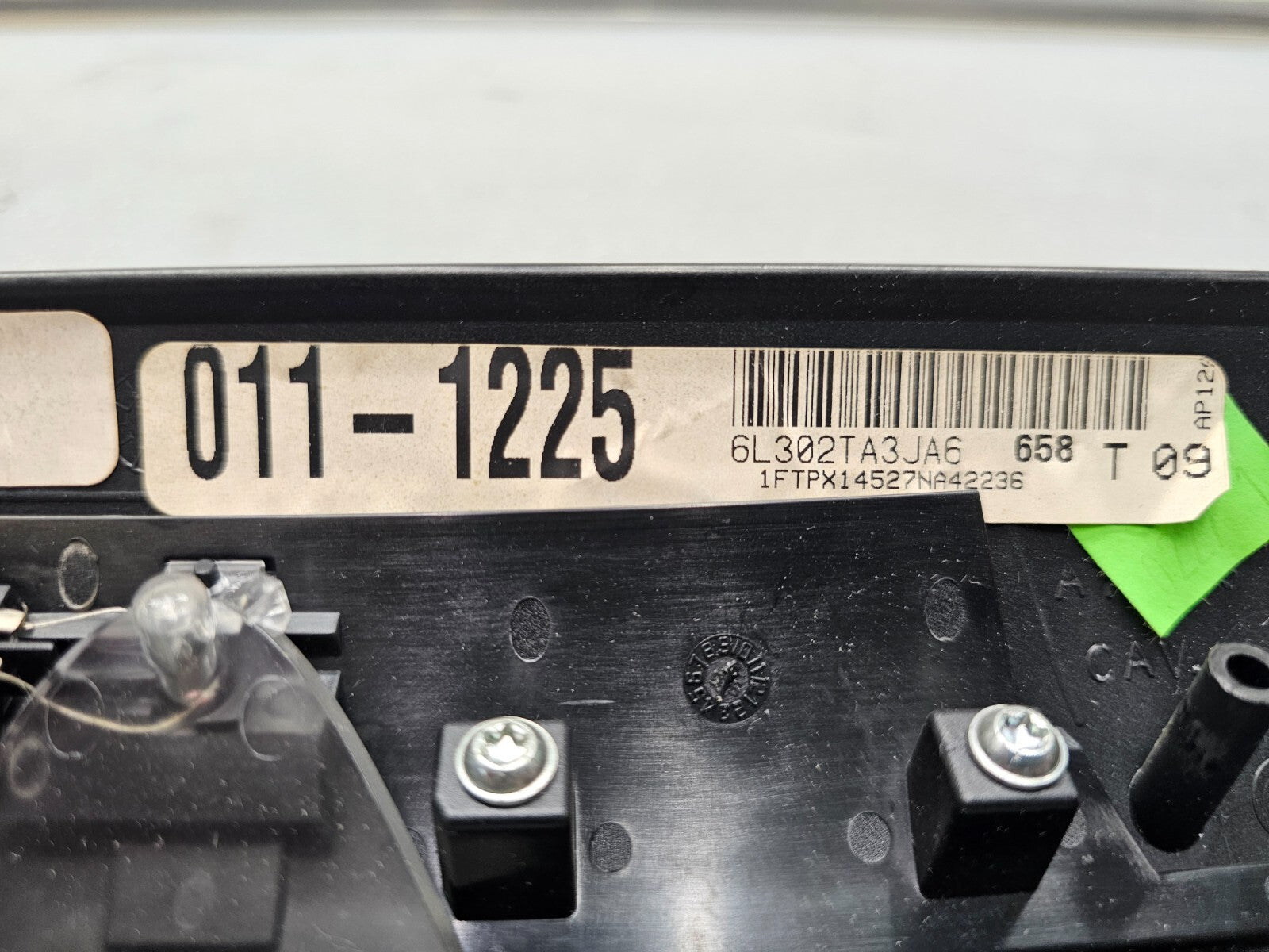 🔥04-08 Ford F-150 Dash AM FM Radio Stereo Bezel Trim Panel Climate Black OEM