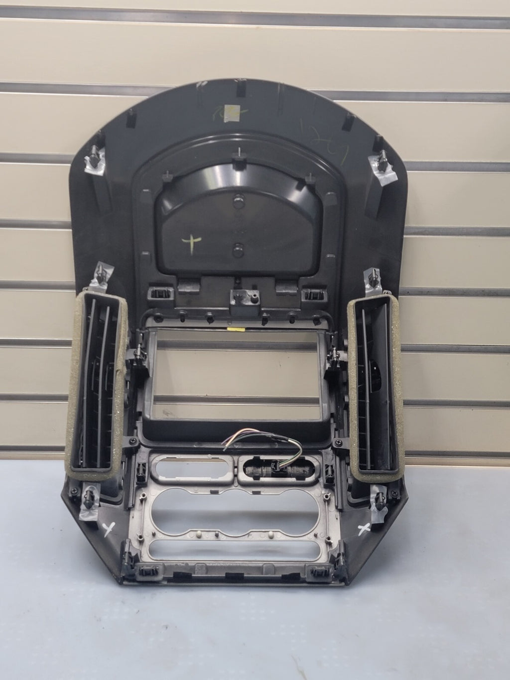 🔥2007 - 2010 Ford Edge Center Dash Bezel Radio Storage Climate Control / Vents