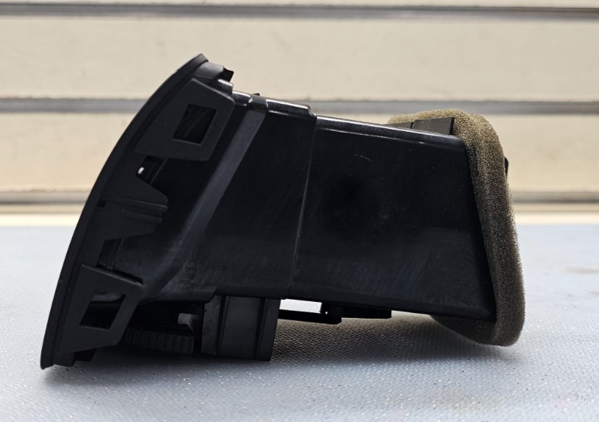 🔥05-10 VOLKSWAGEN JETTA FRONT CENTER DASH RIGHT PASSENGER AIR VENT HEATER BLACK