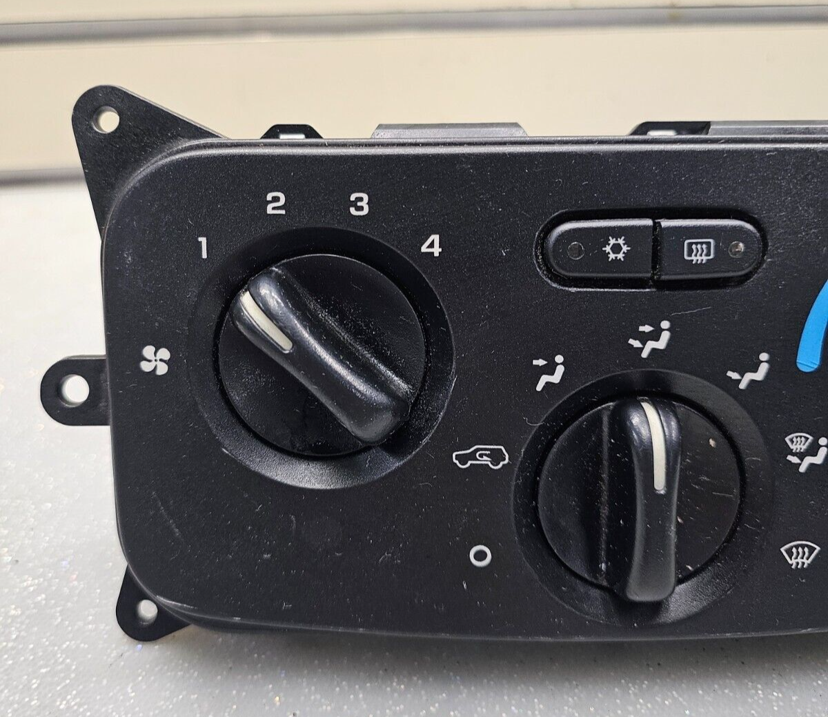 🔥04-07 Jeep Liberty AC Rear Defrost Heater Temperature CLIMATE CONTROL UNIT OEM