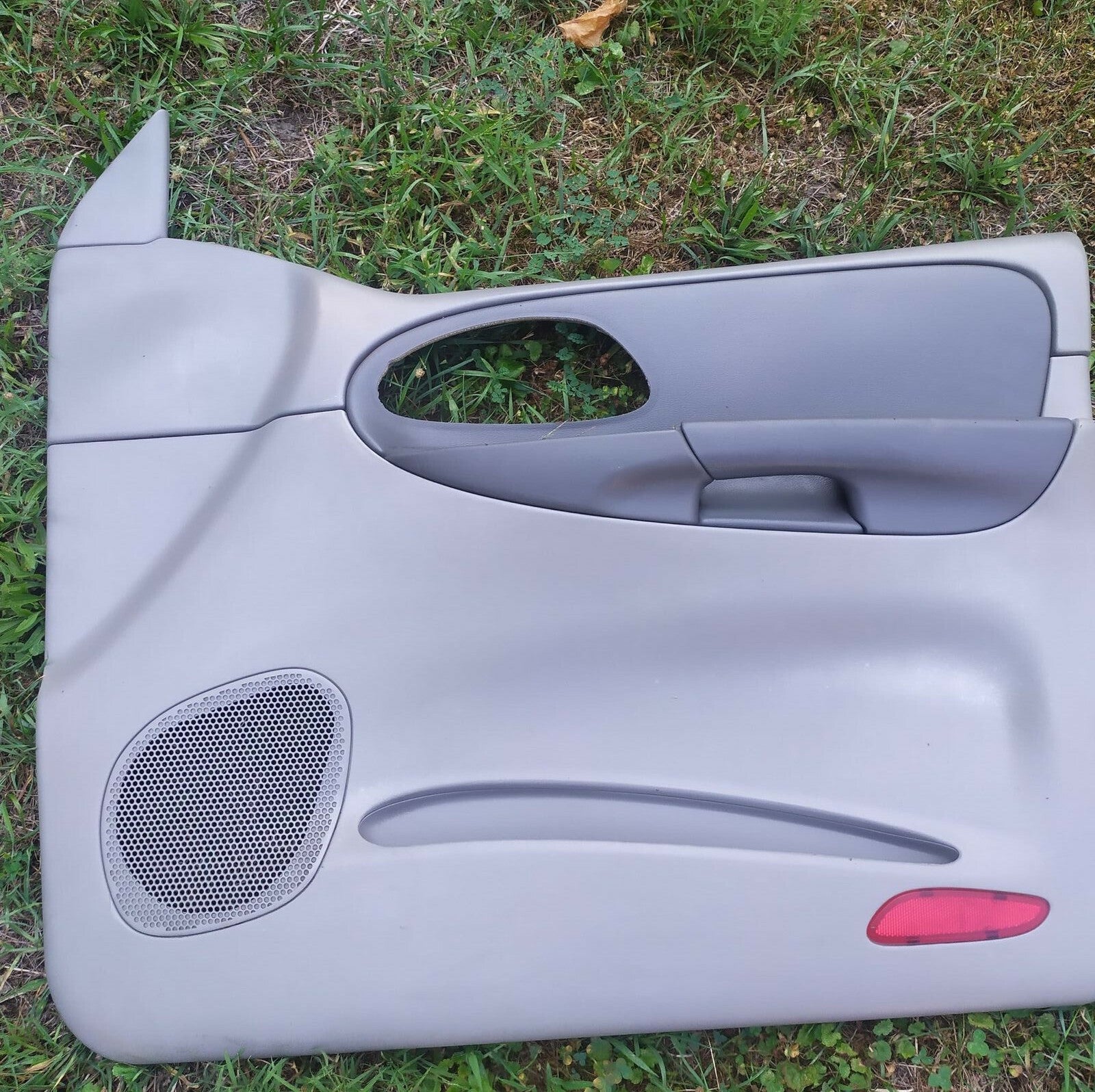 🔥02-09 CHEVY TRAILBLAZER Door Panel Front RIGHT Passenger armrest LIGHT GRAY D8