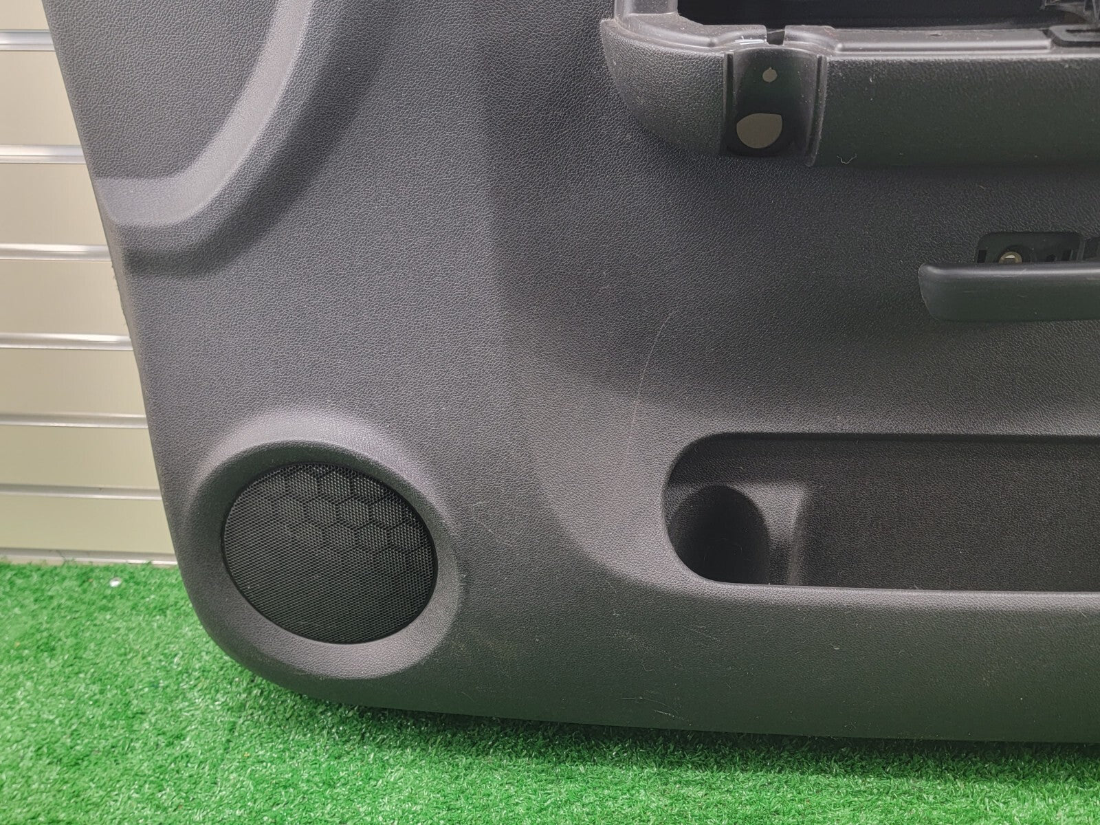 🔥07-09 Chevrolet Silverado GMC Sierra Door Panel right passenger black auto D19