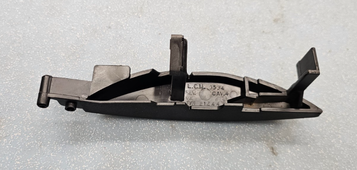 🔥99-07 Silverado Suburban Tahoe Yukon Center Console Armrest Lid latch BLACK