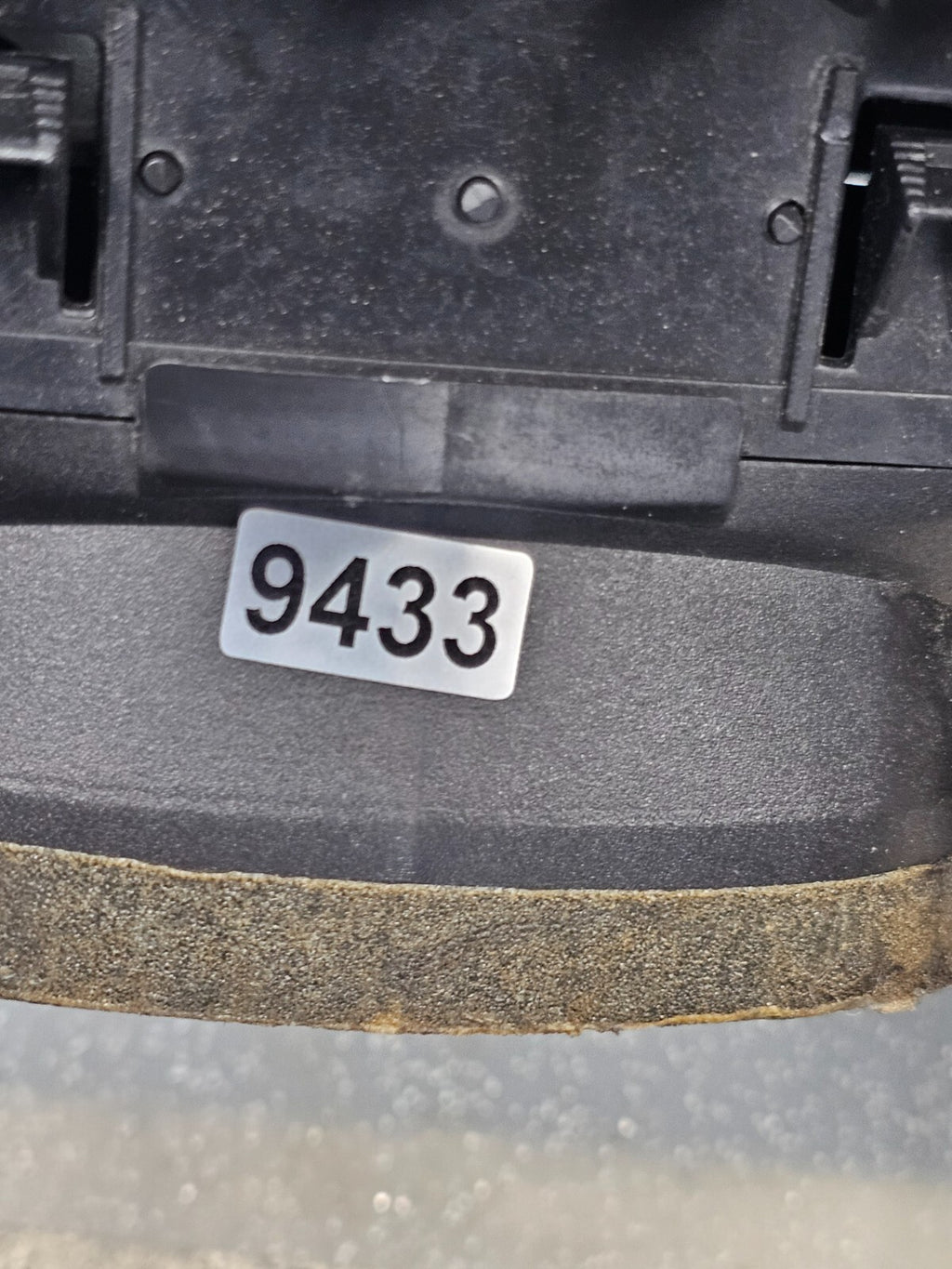 01-09 Volvo S60 V70 Center Dash Air Vent Grille Heater Conditioner Bezel DK GRAY