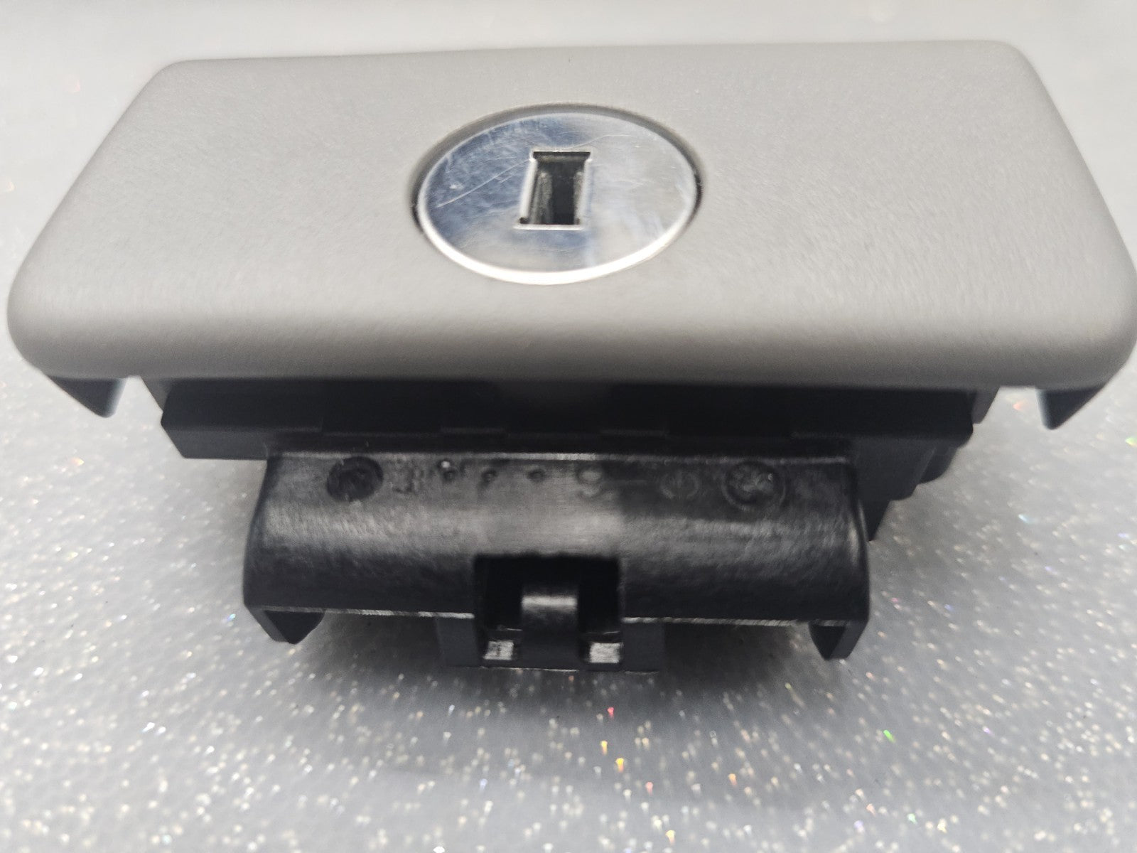 🔥02-06 TOYOTA CAMRY GLOVE BOX COMPARTMENT LATCH LOCK HANDLE STORAGE LIGHT GRAY