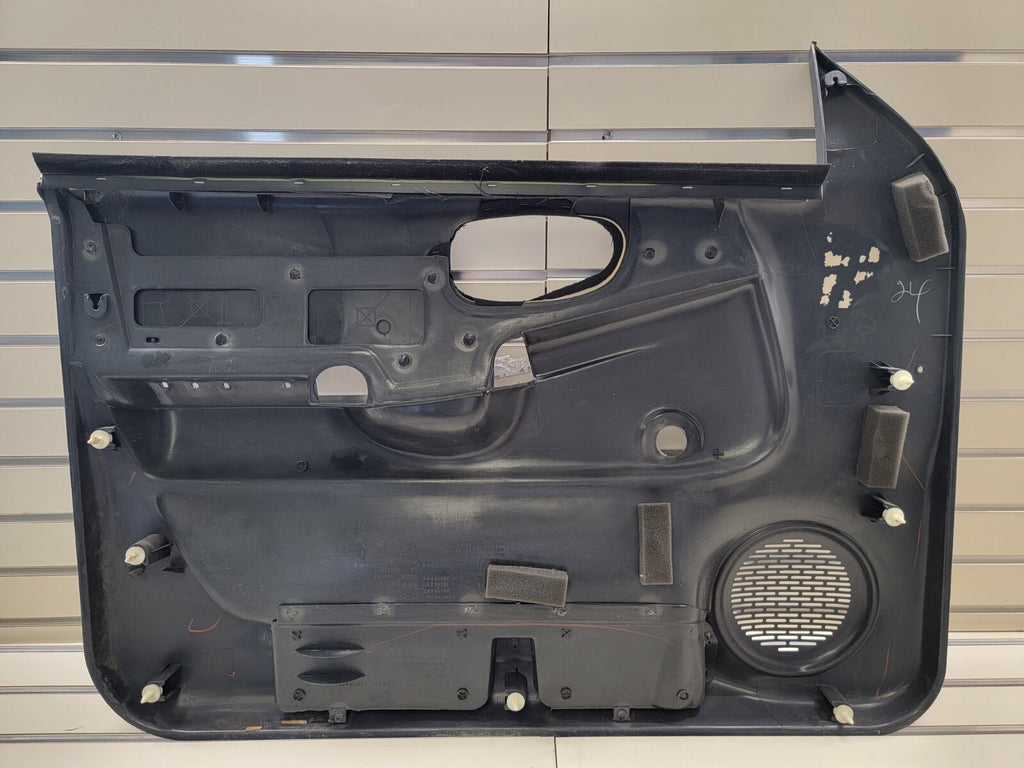 98-04 Chevy Blazer Jimmy S-10 GMC Sonoma Front Door Panel manual right BLACK