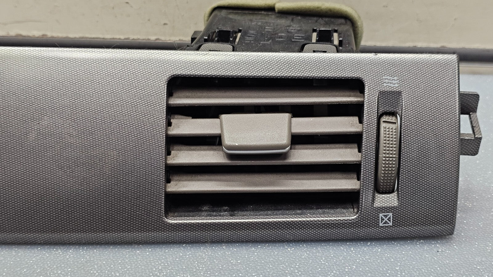 🔥07-12 VERSA CENTER DASH LEFT DRIVER AC AIR VENT BEZEL PANEL CARBON SILVER OEM