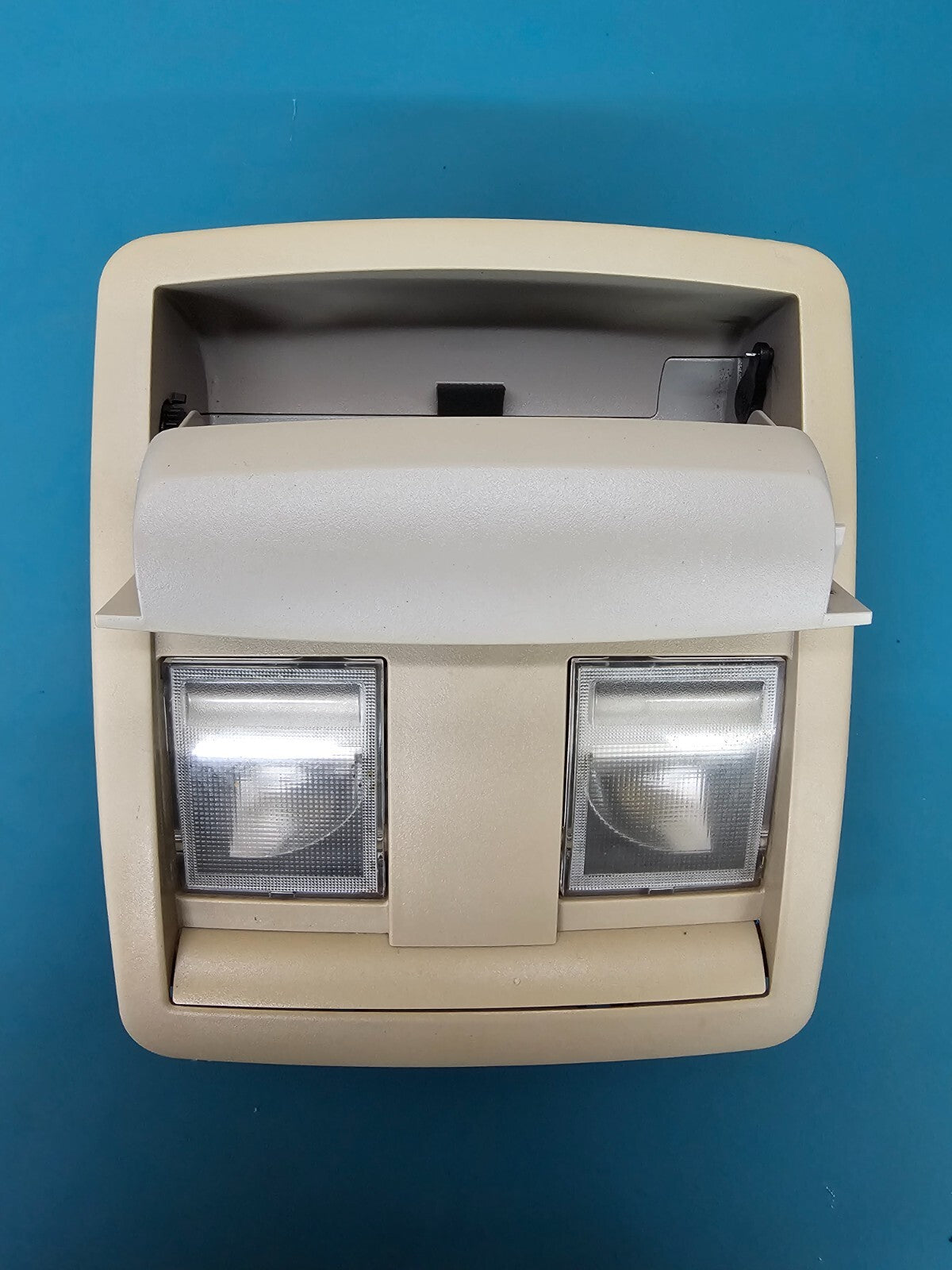 05-07 Chrysler 300 Charger Overhead Console Dome Map Light Storage Assembly Tan