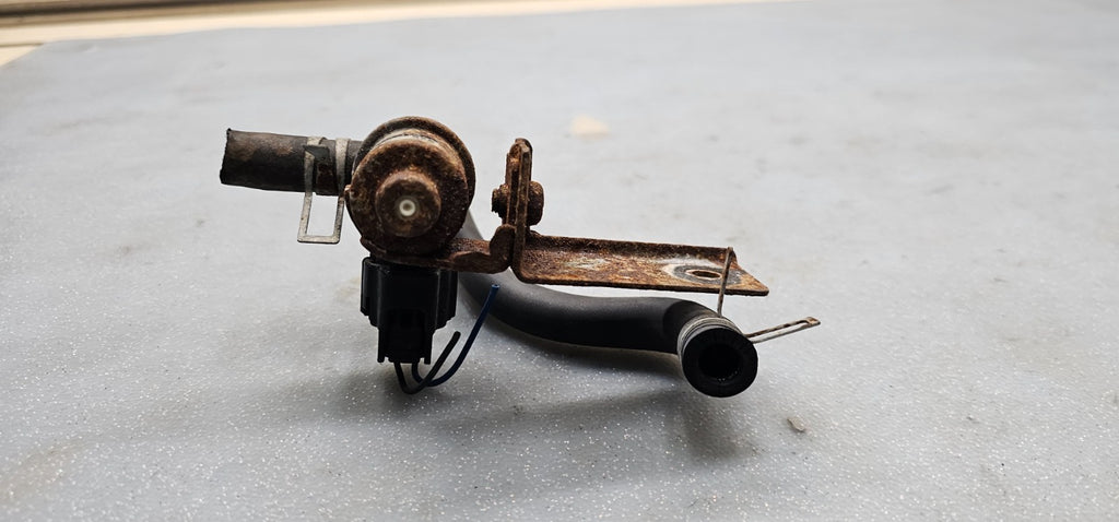 🔥03-06  Toyota Corolla /Matrix Vacuum Switch Valve /TC