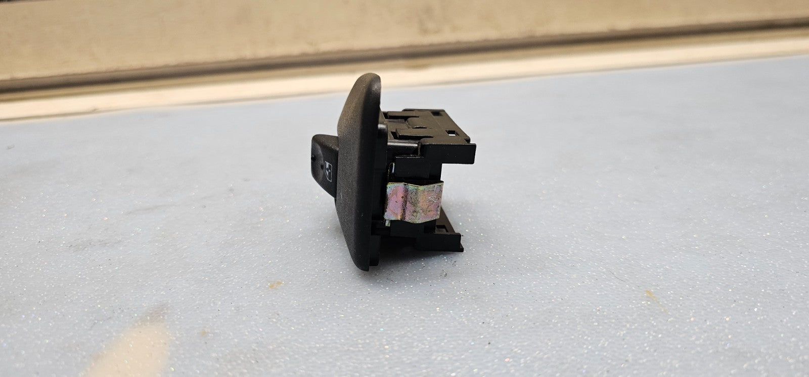 🔥03-06 Silverado Tahoe Suburban Yukon Sierra Left Rear Window Door Switch Black