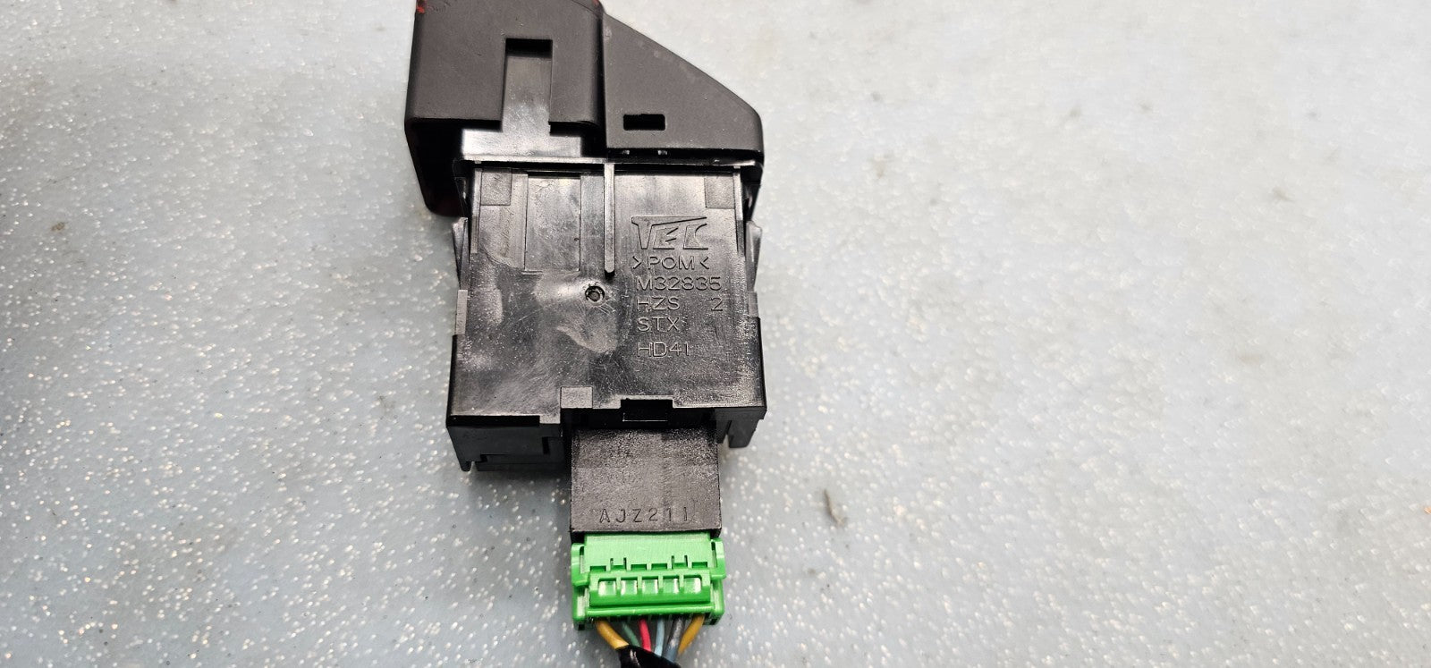 🔥05-07 Accord Odyssey Hazard Warning Flasher Light Switch Button Assembly Black