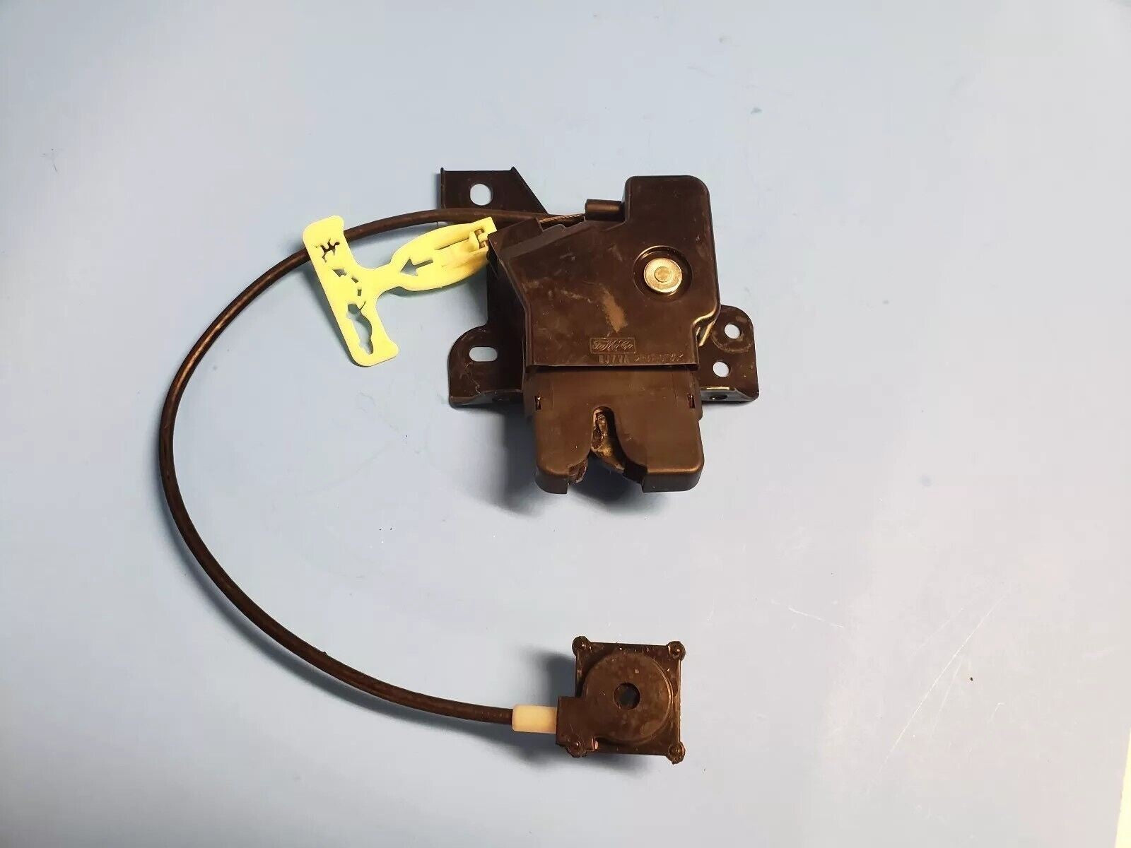98-02 Lincoln Town Car Trunk Latch Release Actuator Deck Lid Door Lock Assembly
