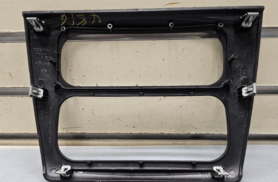 🔥03-06 Stratus Sebring Dash AM FM Radio Stereo Display Trim Panel Bezel Black