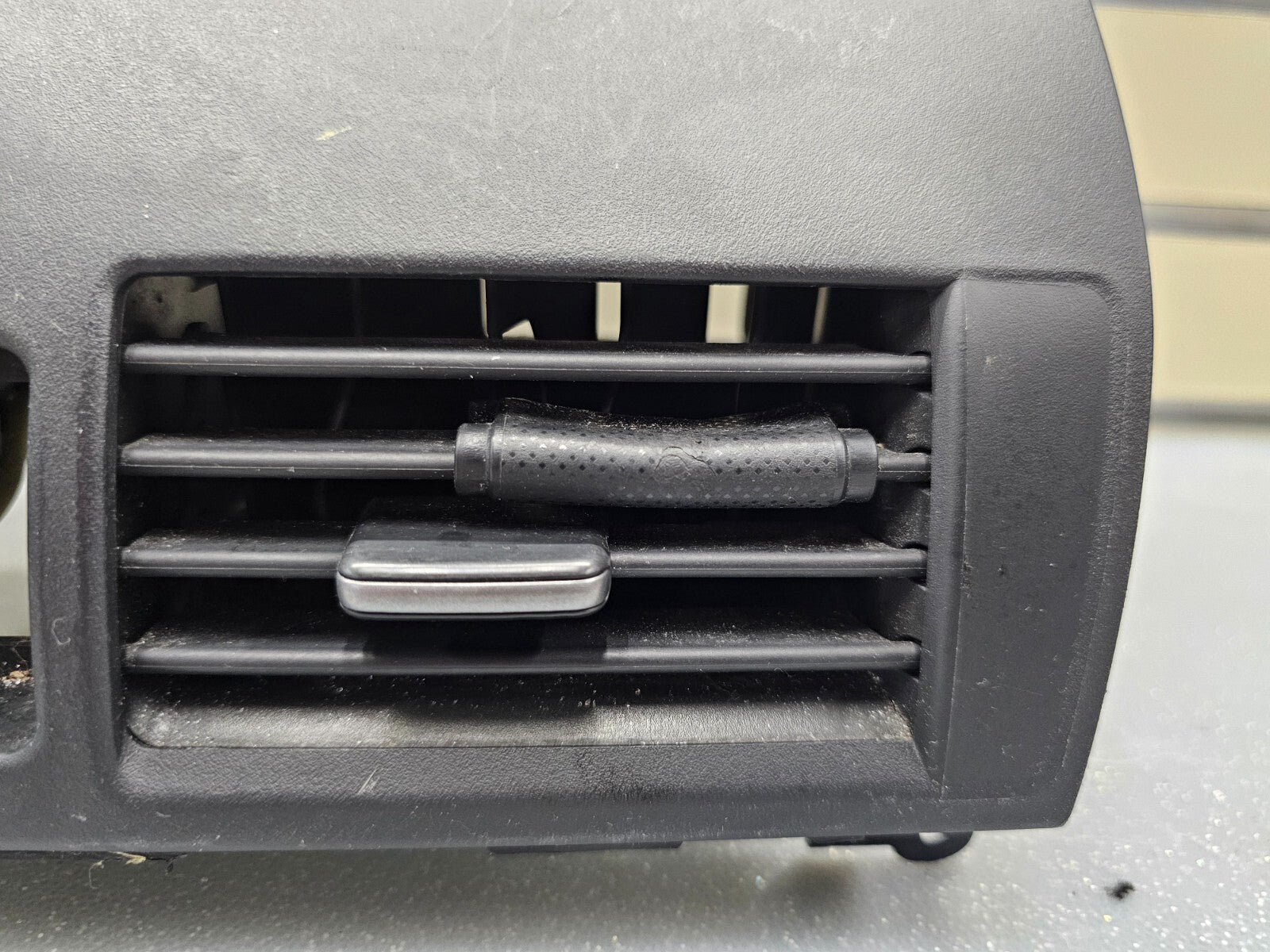 🔥04-08 MAZDA 3 MAZDA3 FRONT CENTER DASH VENT HAZARD BUTTON BEZEL TRIM OEM BLACK
