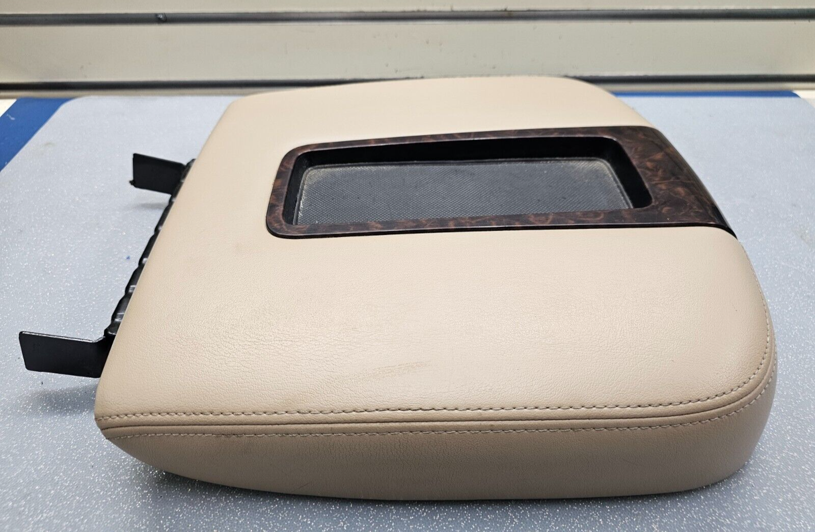 🔥07-13 Tahoe Suburban Yukon Leather Console Lid Armrest Cover Top Pad TAN JS5
