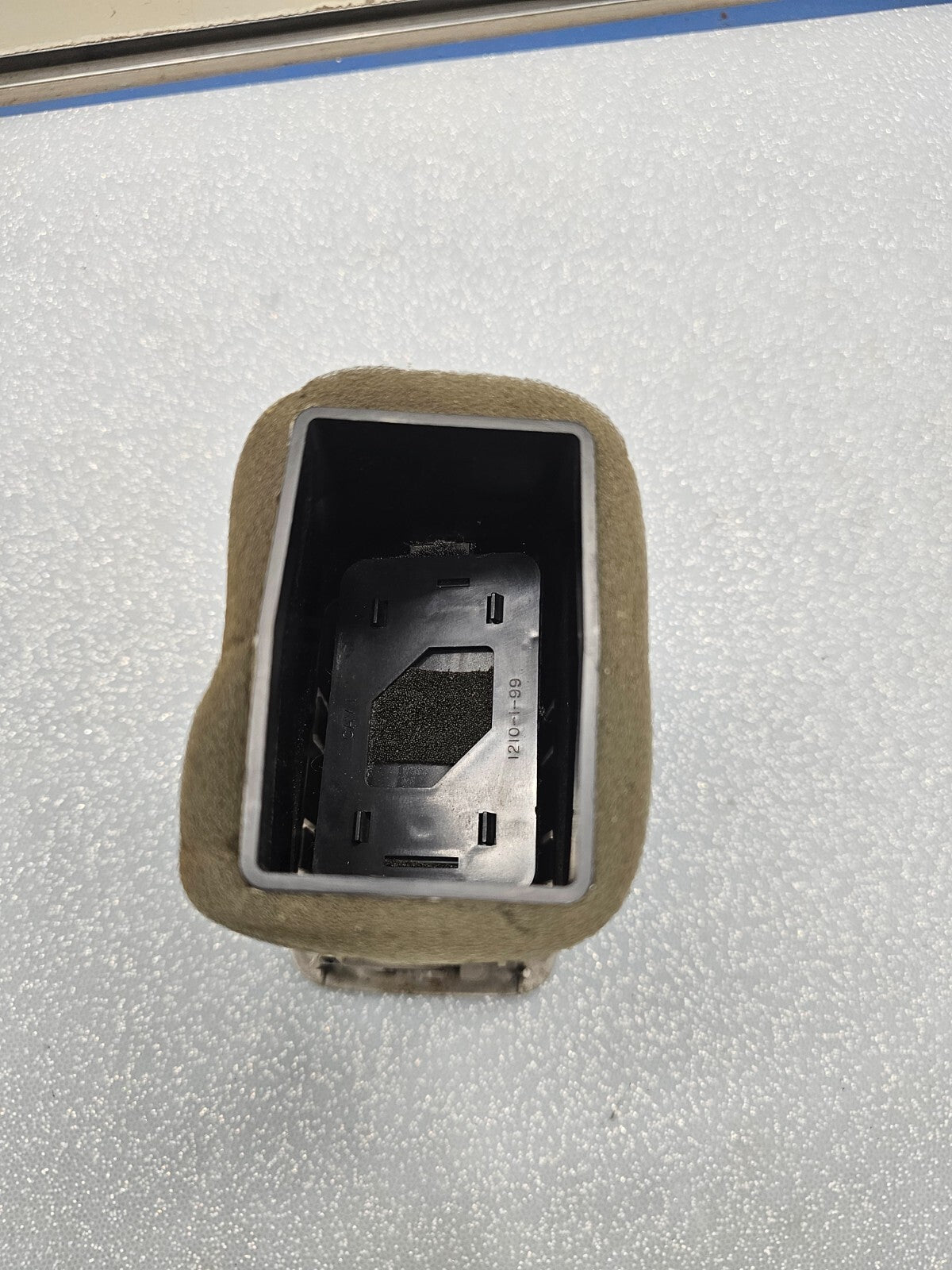 99-06 Silverado ESCALADE Dash A/C Heater AIRVENT Passenger Right LIGHT GRAY VT11