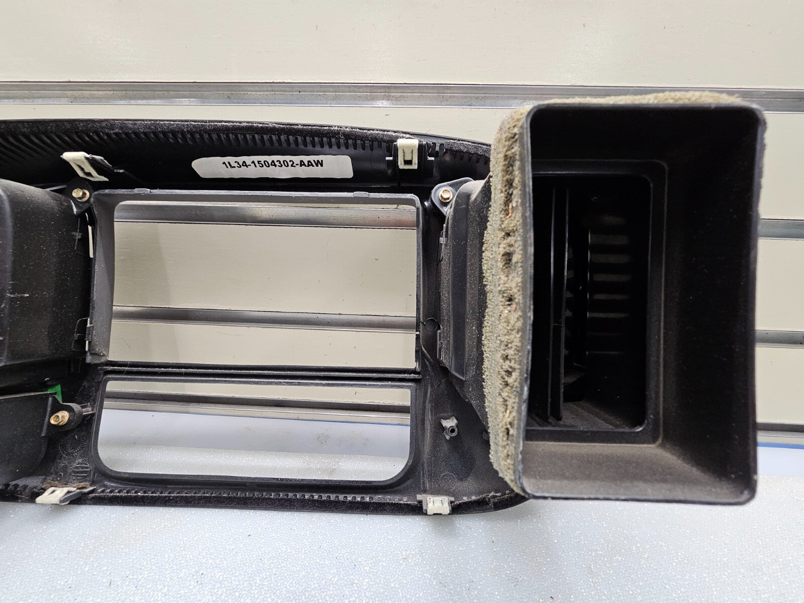 🔥1997-2003 Ford F150 Center Dash Radio Climate BEZEL Temp 🔴AIRBG Panel GRAY B1