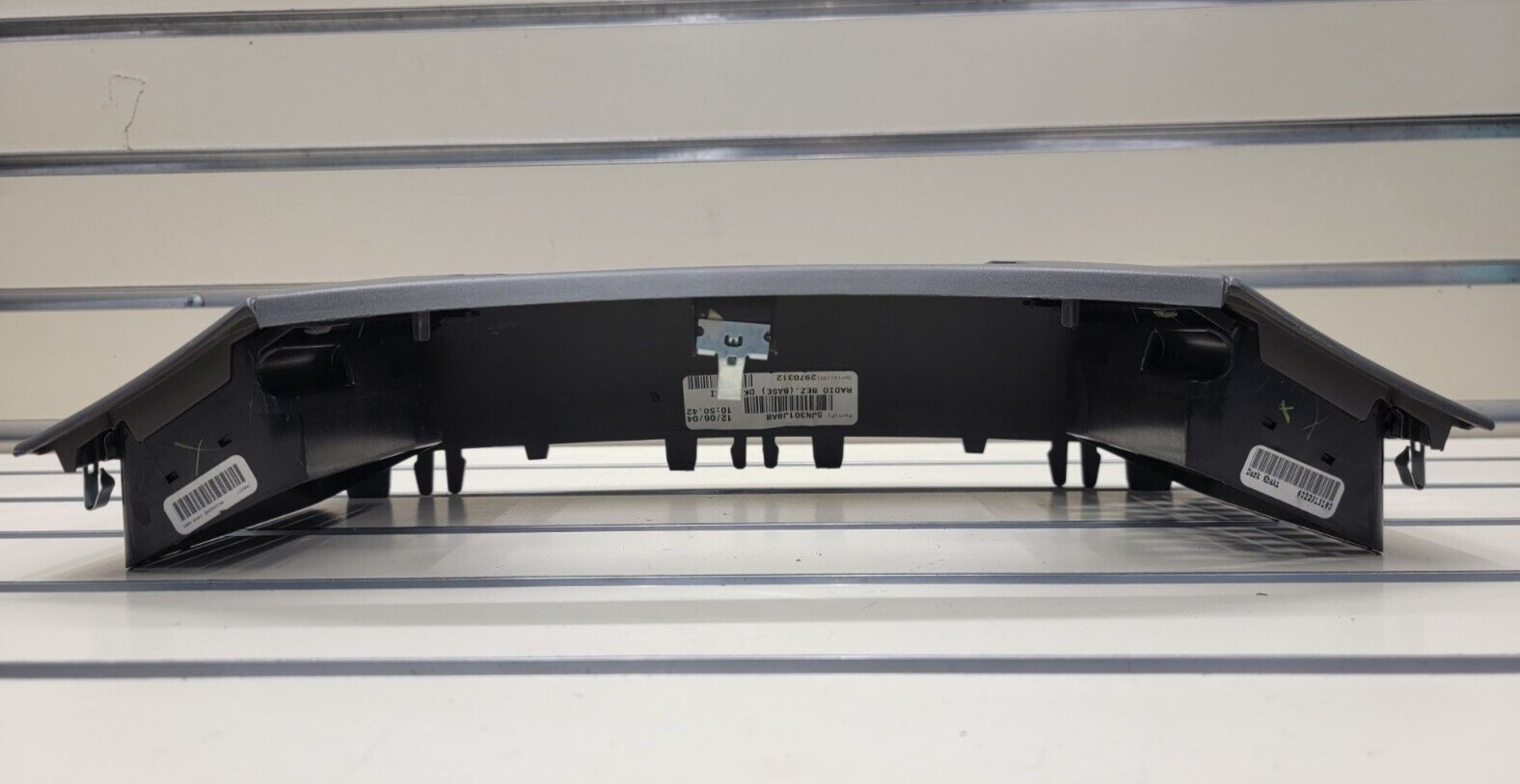 🔥2005-2007 Jeep Grand Cherokee Dash RADIO TRIM BEZEL W VENTS Gray B30