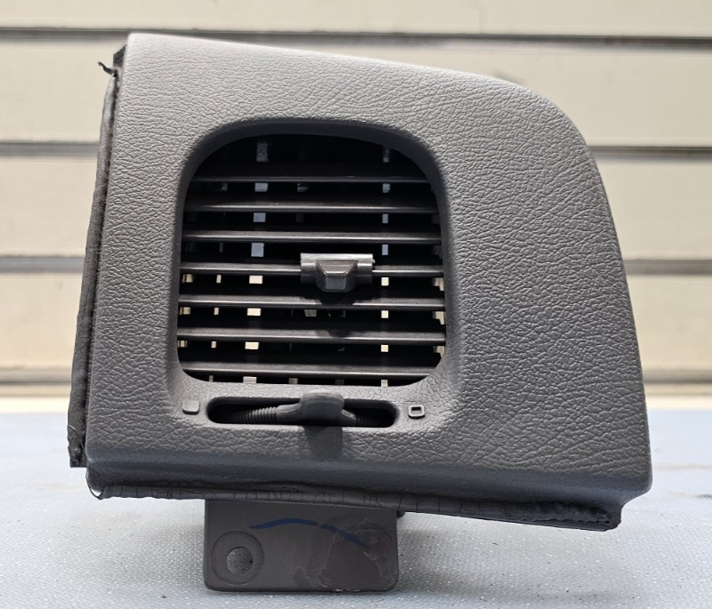 98-11 Grand Marquis Crown Victoria Dash Right Passenger AC Heater Air Vent Black