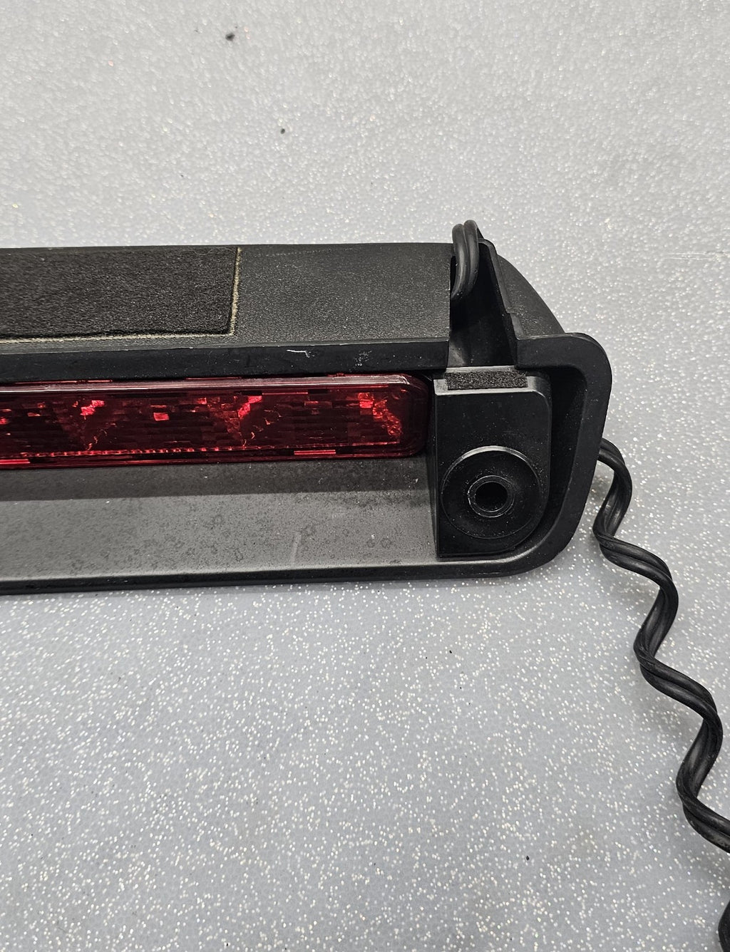 🔥01-04 Nissan Pathfinder / Infiniti QX4 3rd Third Rear Brake Light OEM