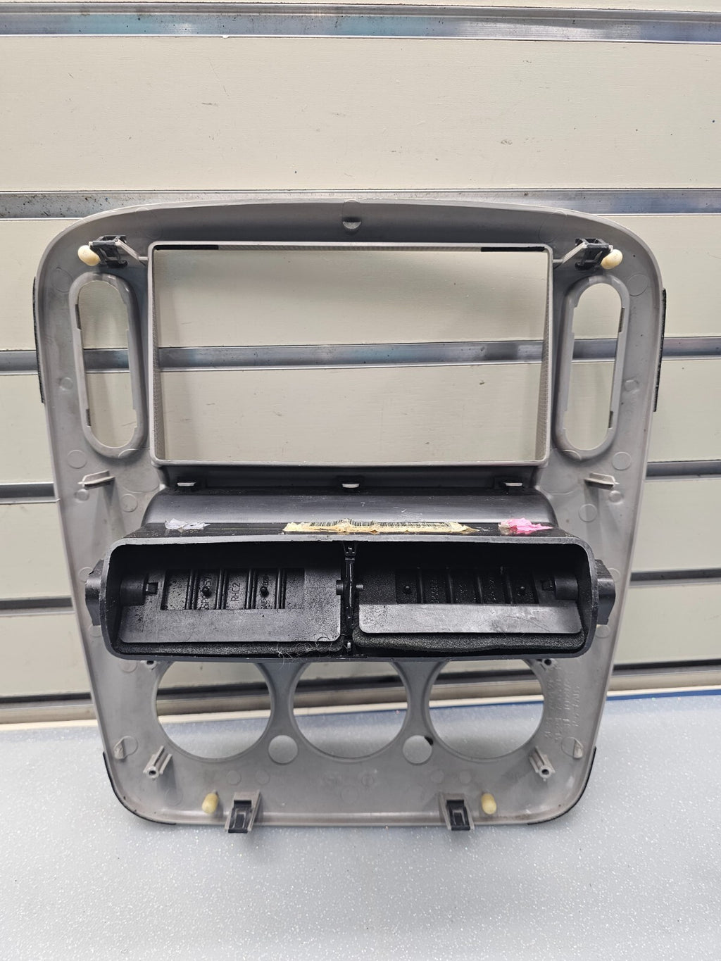 🔥02-05 FORD EXPLORER RADIO AUDIO CLIMATE TEMPERATURE CONTROL BEZEL TRIM silver