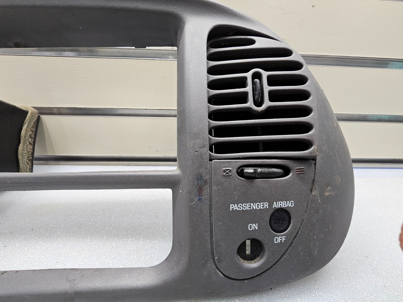 🔥1997-2003 Ford F150 Center Dash Radio Climate BEZEL Temp 🔴AIRBG Panel GRAY B1
