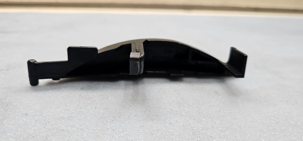 95-06 Silverado Sierra C/K 1500 2500 Center Console Jump Seat Lid Latch Assembly