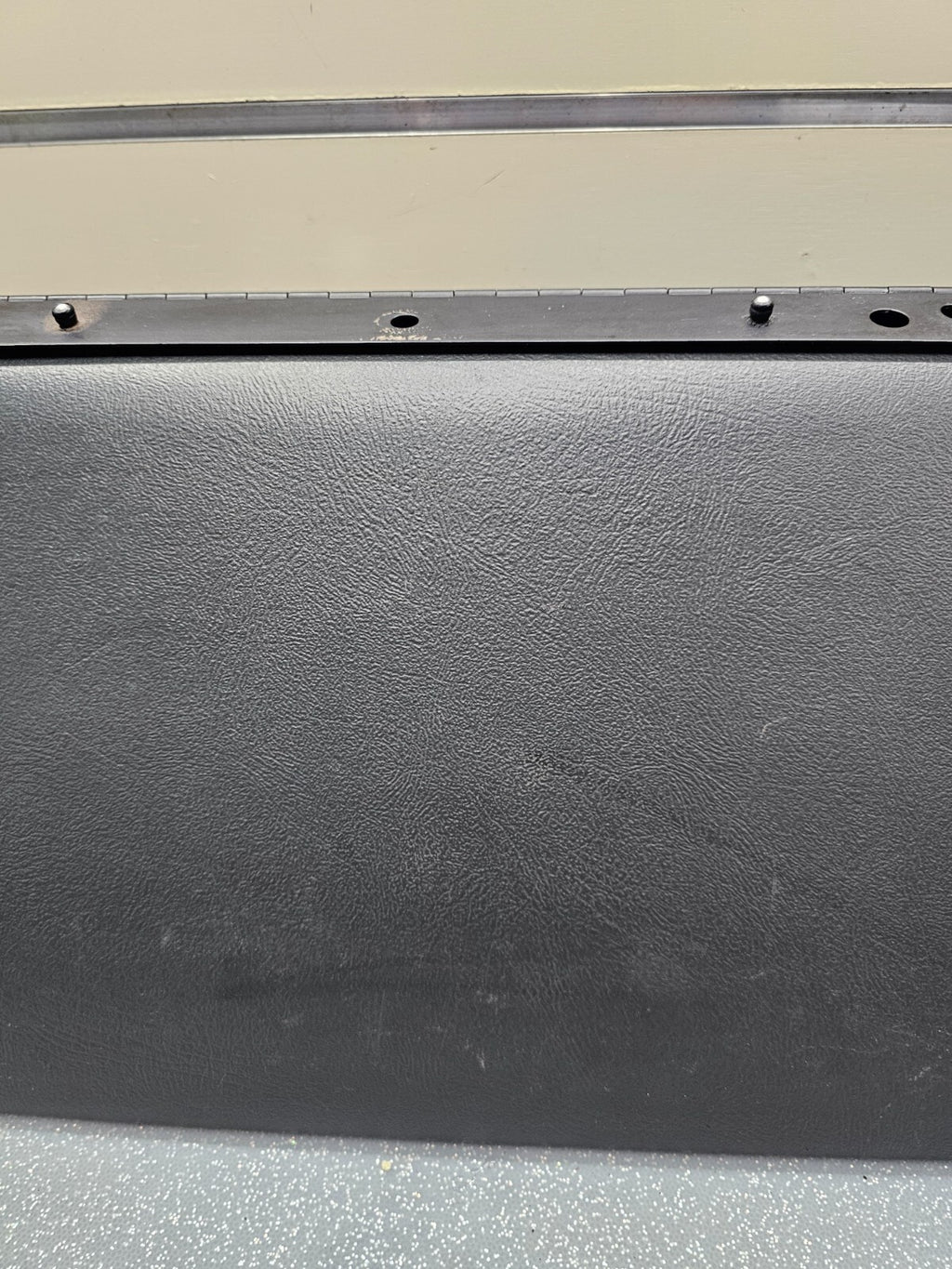 🔥99-06 SILVERADO SIERRA Dash GLOVE BOX Storage Compartment Assembly GRAPHITE G3