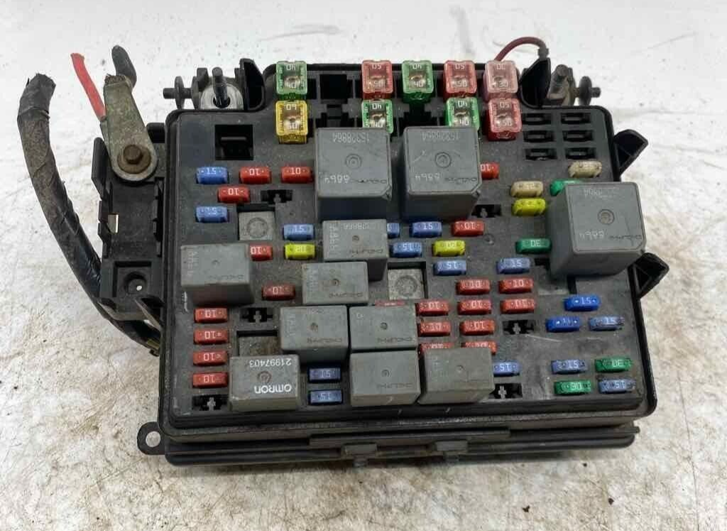 🔥06-07 Chevy Silverado Sierra Power Module Engine Unit Fuse Relay Box Junction