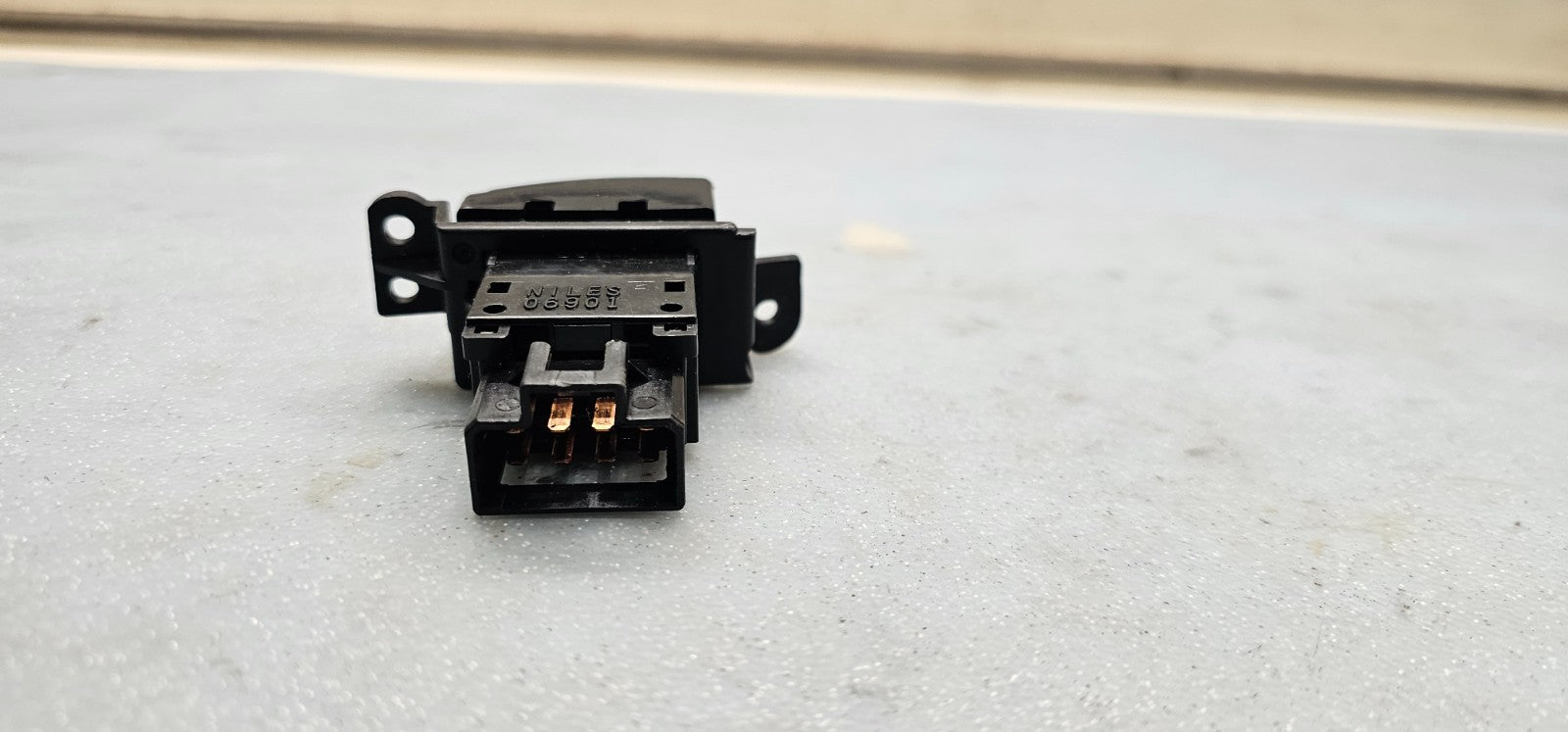 🔥00-04 SUBARU OUTBACK SEDAN 4-DR EMERGENCY HAZARD CONTROL SWITCH BUTTON BLACK