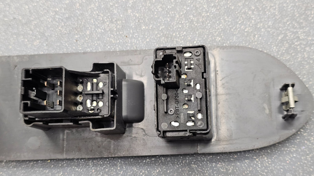 🔥05-07 Five hundred Montego Right Passenger Power Window Switch Gray