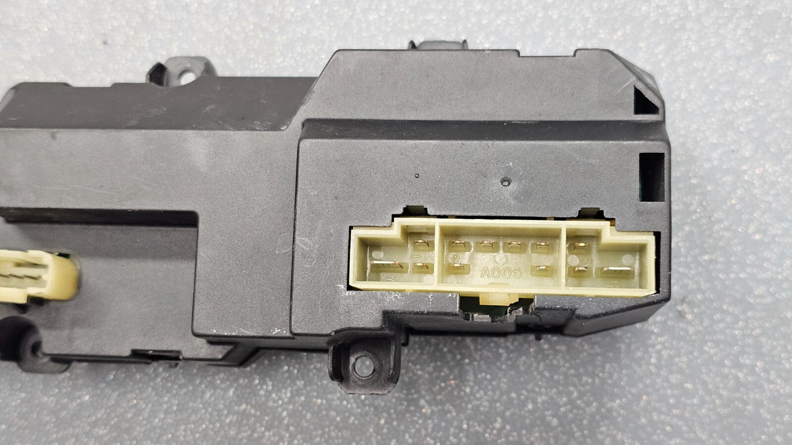🔥99-04 Grand Cherokee Driver Left Master Door Window Mirror Switch Assembly