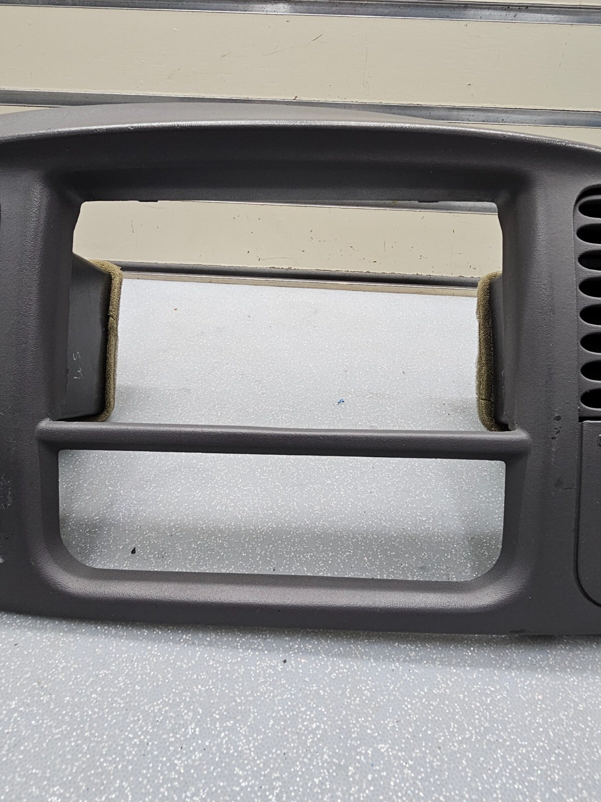 🔥97-03 Ford F150 Center Dash Radio Climate Trim Surround BEZEL Panel Line GRAY
