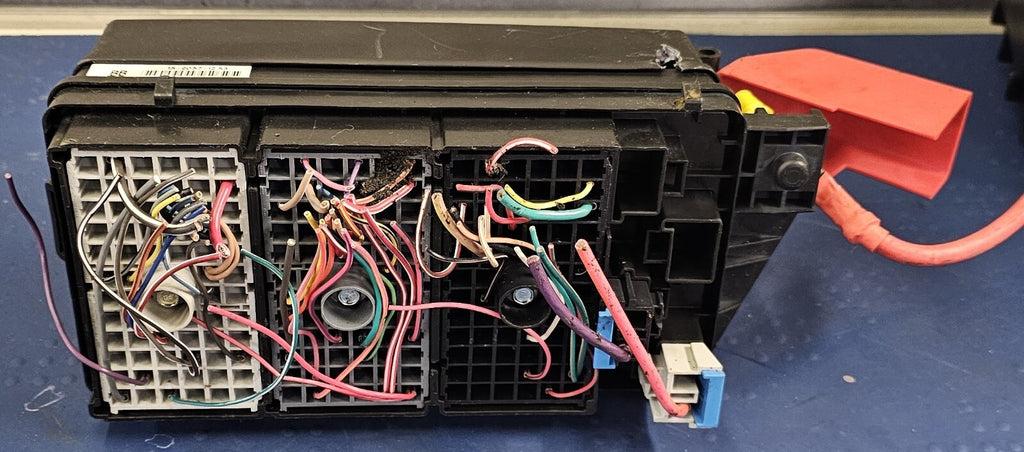 🔥08-11 Buick Lucerne/Cadillac DTS Rear Fuse Box Under Seat Fusebox Module OEM