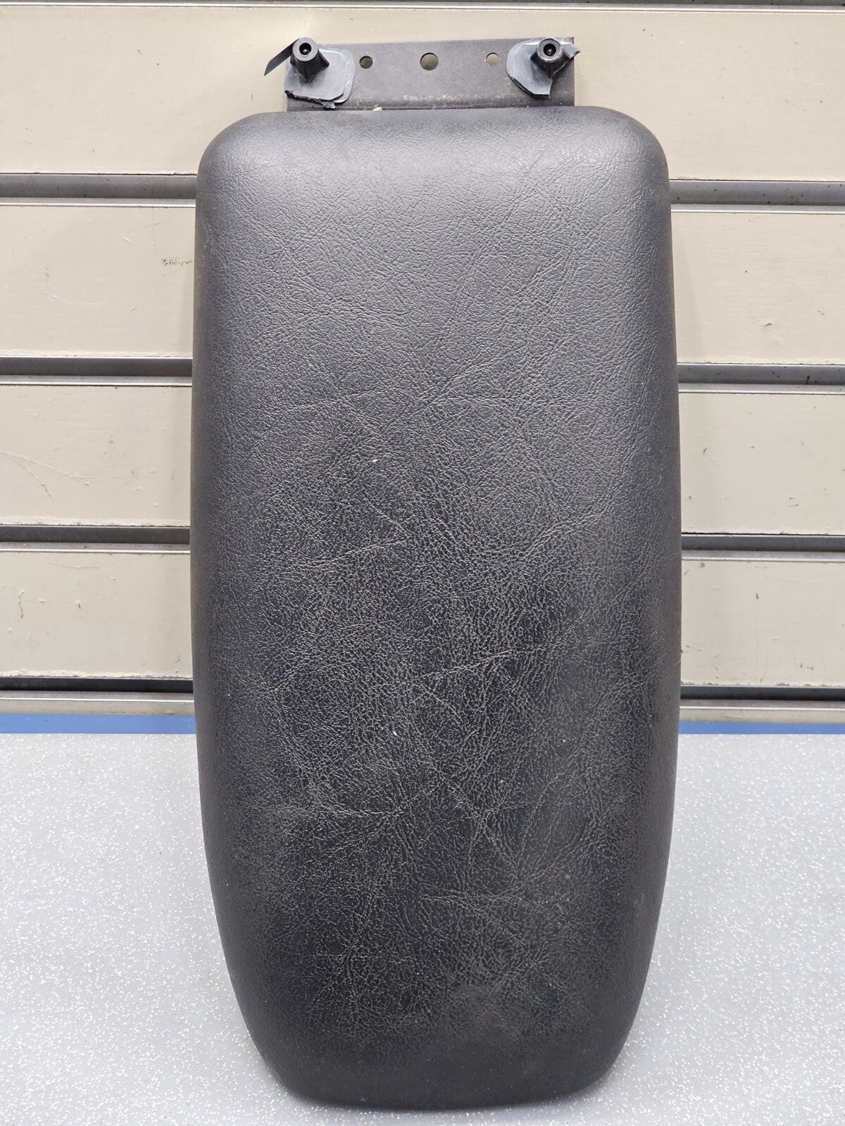 🔥01-05 SEBRING STRATUS Center Console Lid Armrest Storage Top Assembly Black
