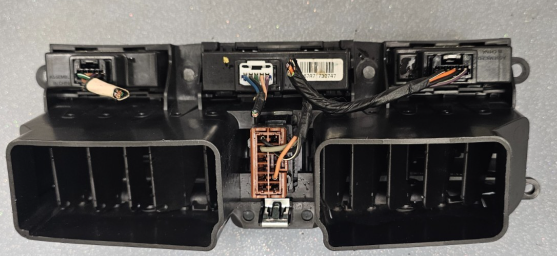 🔥07-09 CHEVROLET EQUINOX CENTER DASH A/C AIR VENT W/ HAZARD SWITCH BLACK OEM