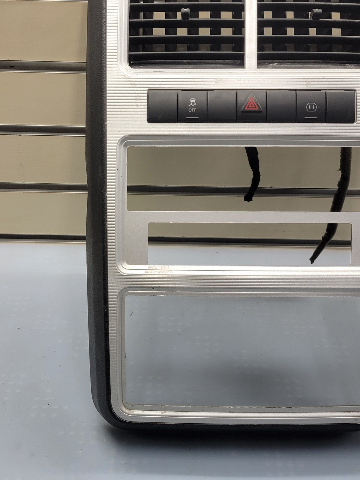 🔥2009-2010 DODGE JOURNEY DASH RADIO TRIM BEZEL OEM silver