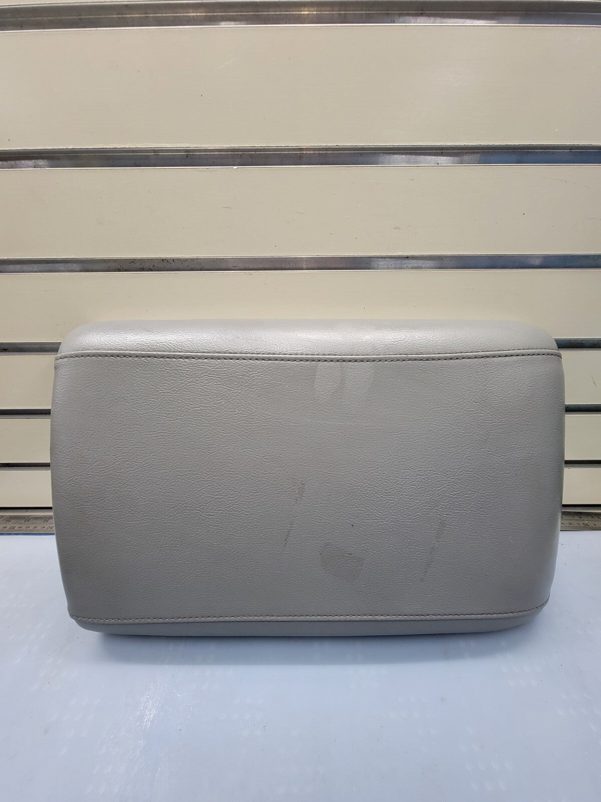 🔥2003-2006 FORD EXPEDITON CENTER CONSOLE ARMREST LID LIGHT GRAY LEATHER