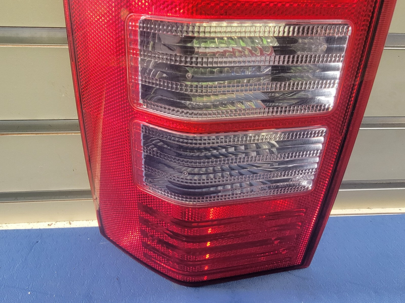 🔥2008-2012 Jeep Chrysler  Patriot-Taillight Left OEM genuine