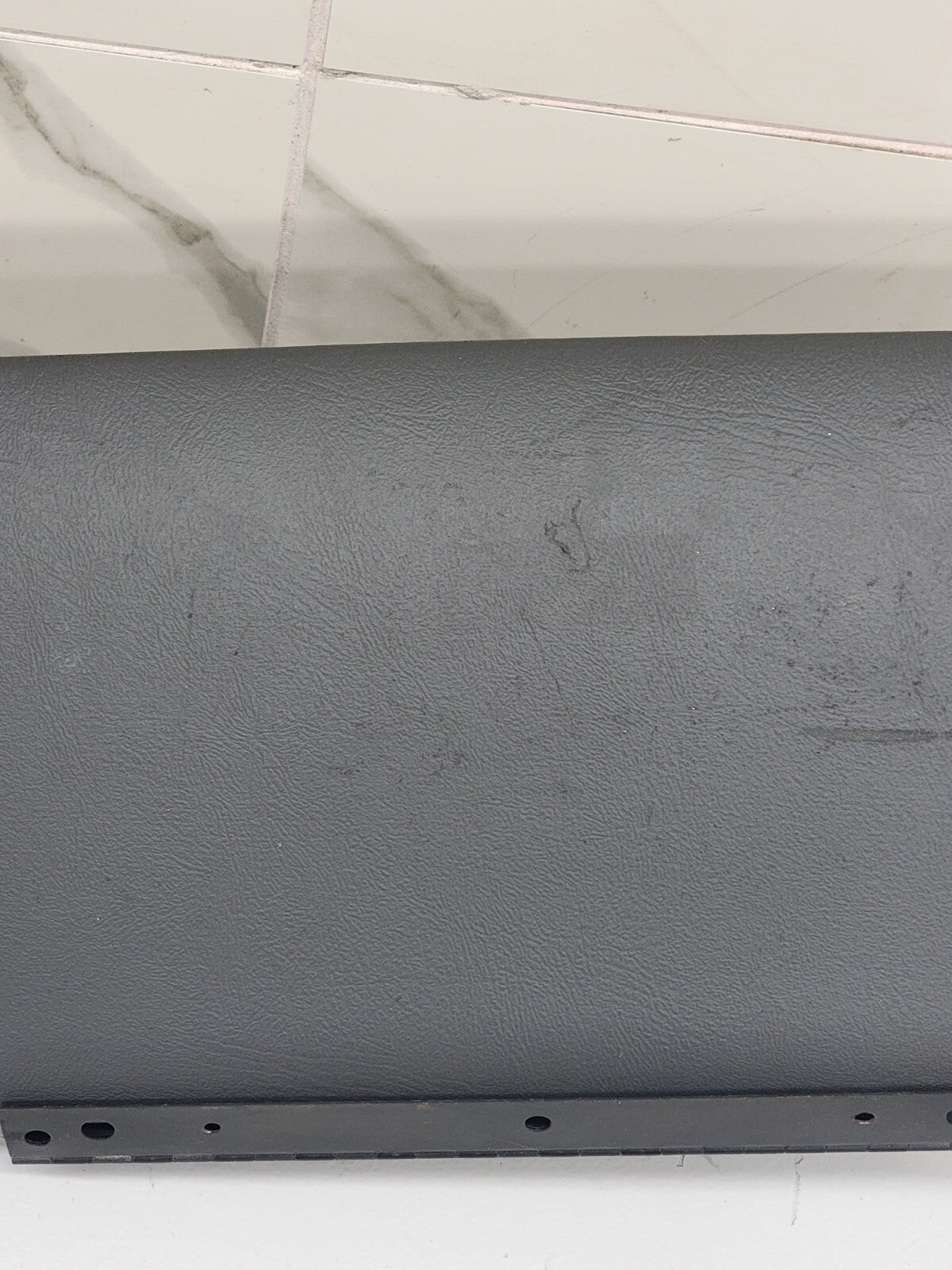 2002-2006 CADILLAC ESCALADE GLOVE BOX DASH STORAGE COMPARTMENT OE DARK GRAY G9