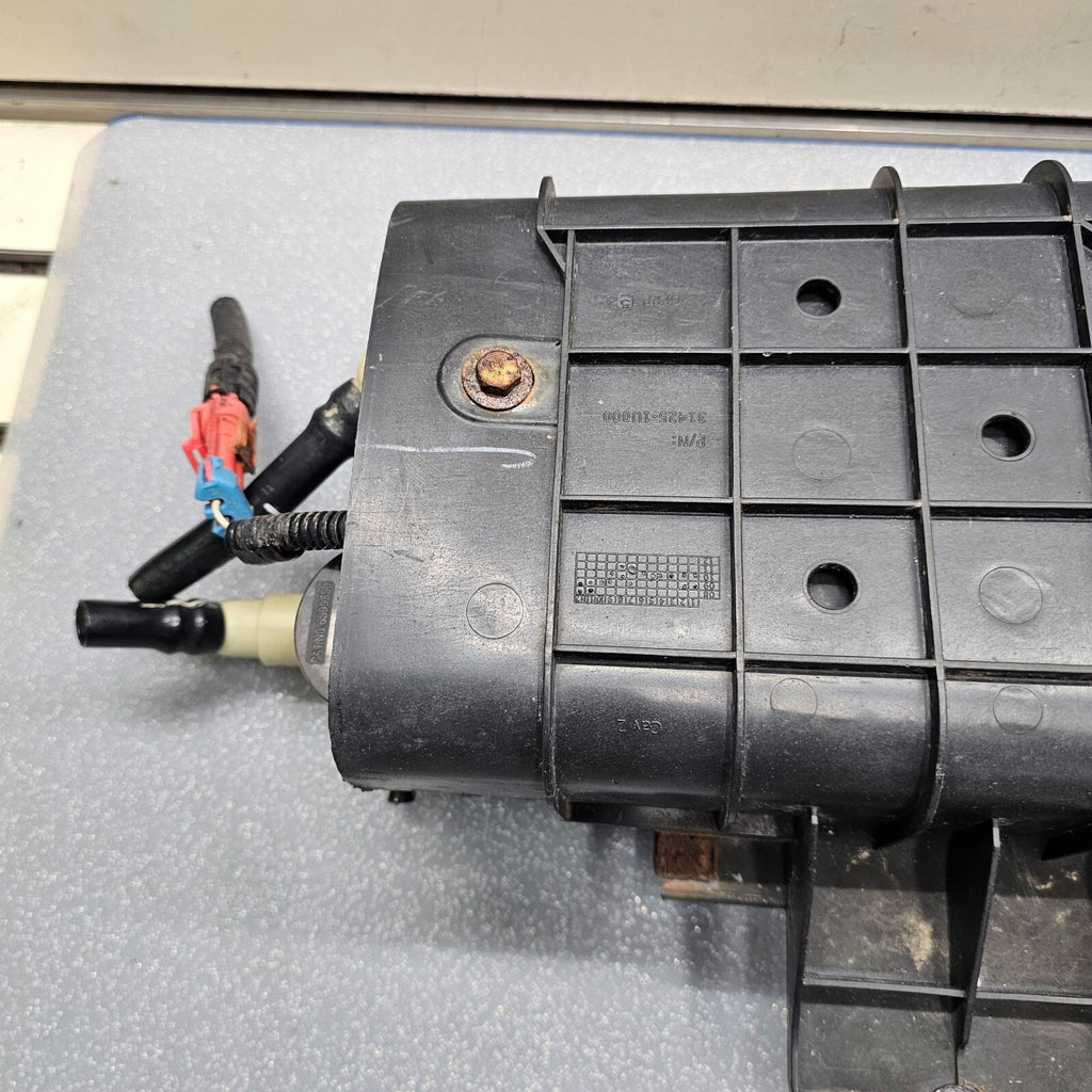 10-12 Santa Fe 11-13 Sorento FUEL VAPOR CHARCOAL EVAP EMMISION CANISTER ASSEMBLY