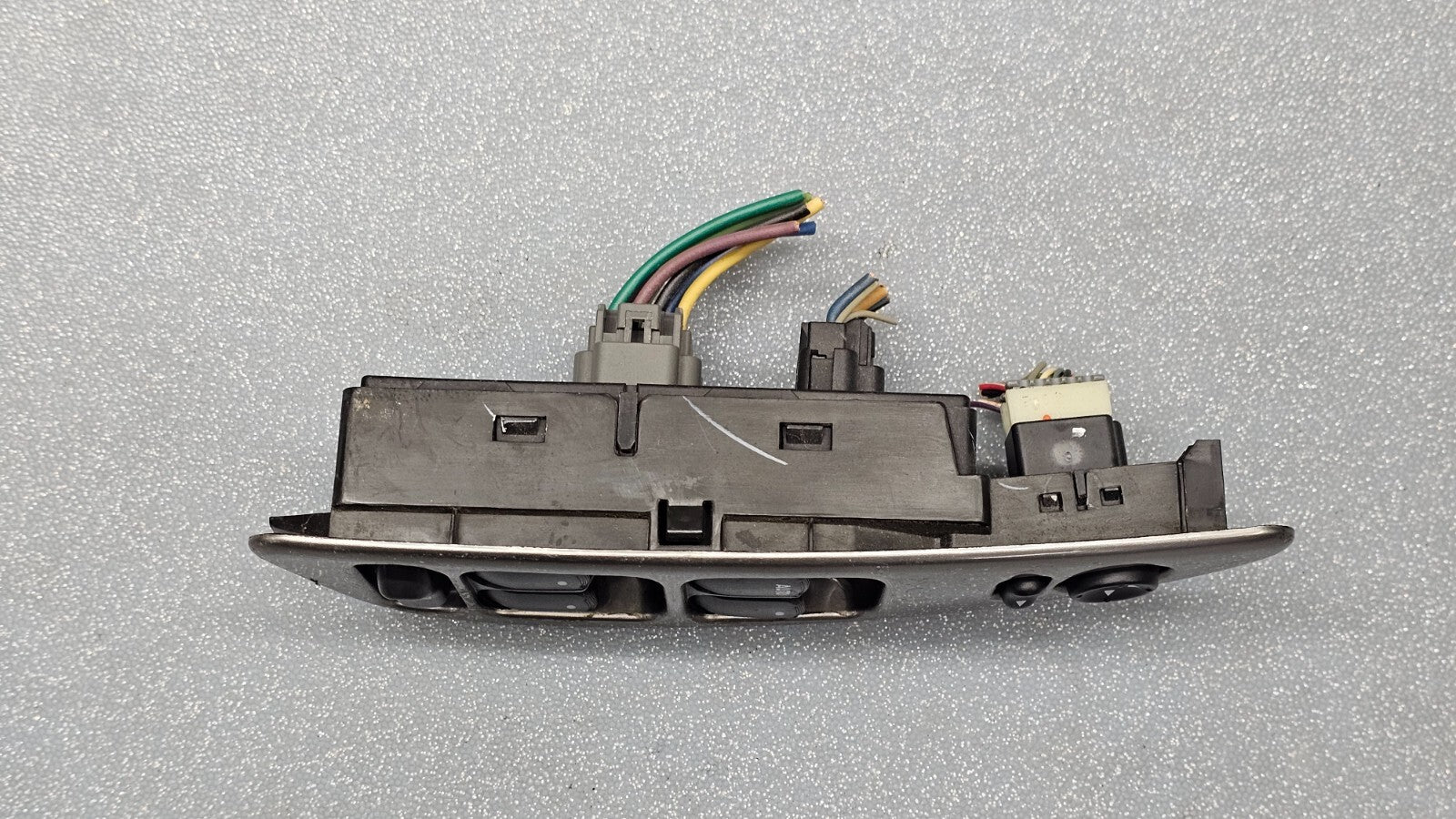04-07 MALIBU LEFT DRIVER MASTER POWER WINDOW DOOR CONTROL SWITCH ASSEMBLY SILVER